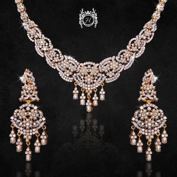 Necklace Set in Pearls and Zircons