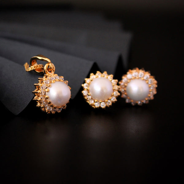 Pendant Set in Pearls (6240001654967)