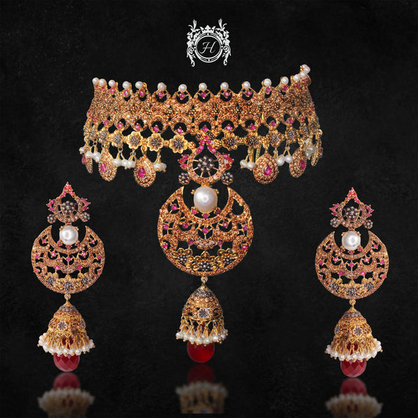 Necklace Set in Chetum and Pearls