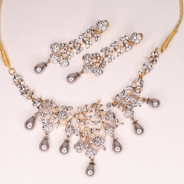 Zoe Pearl Princess necklace