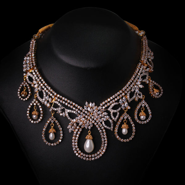 Necklace in Pearl and Cubic Zircons