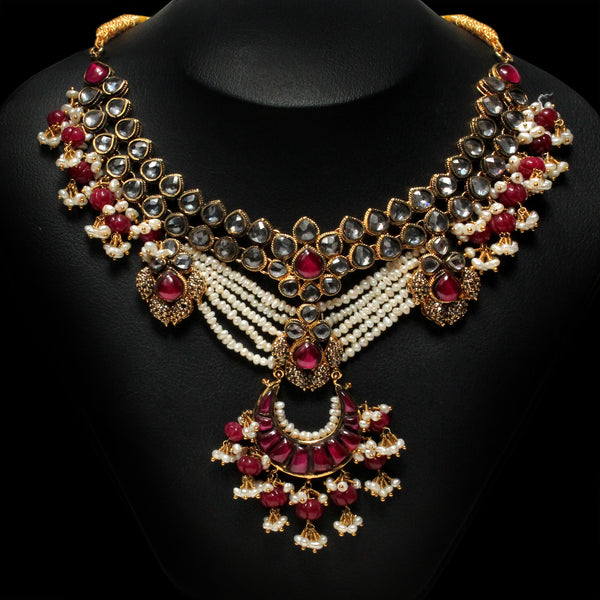 Necklace in Chetum, Pearl and Polkies