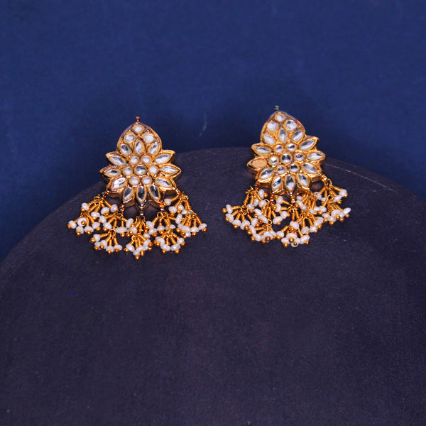 Earrings in Pearls and Kundan Work (6954310631607)