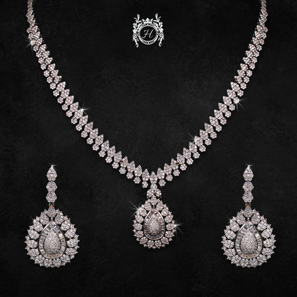 Necklace Set in Zircons