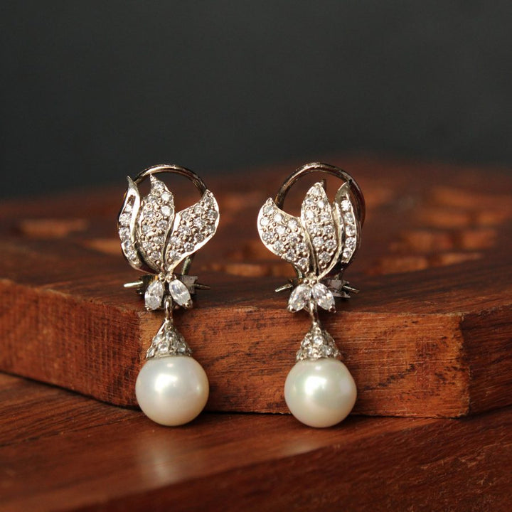 Earrings with Pearls (6239980519607)