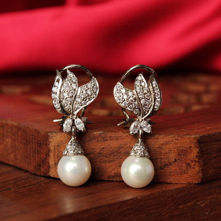 Earrings with Pearls (6239980519607)