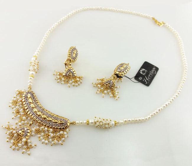 Necklace set in pearls-0 (6239964201143)