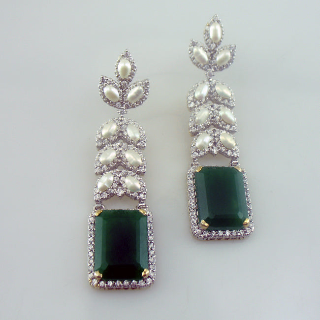 Earrings in jade-0 (6239933530295)