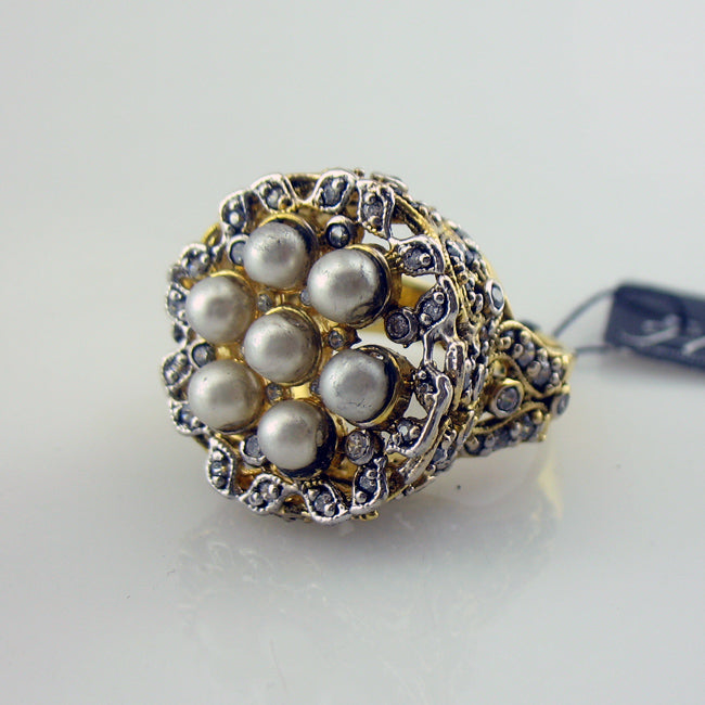 Cocktail ring in pearls-0 (6239945818295)