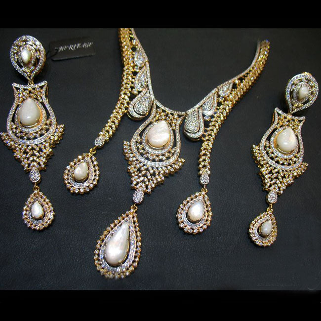 Necklace set in Mother of pearls-0 (6239923699895)
